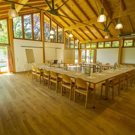 Labenbachhof Freizeit-schulungs Und Tagungszentrum * 鲁波尔丁